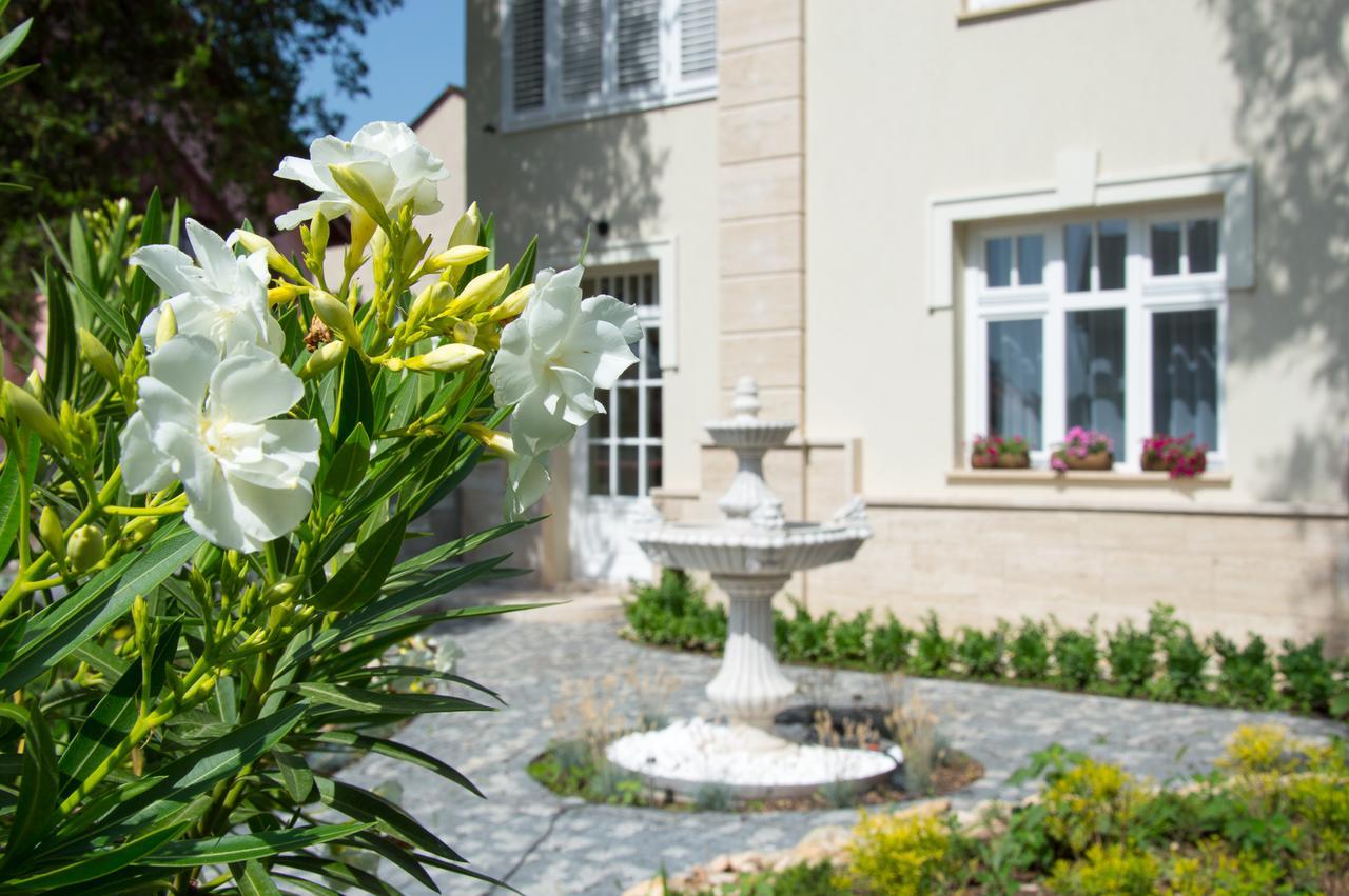 Villa Fontana Balatonfured Bagian luar foto
