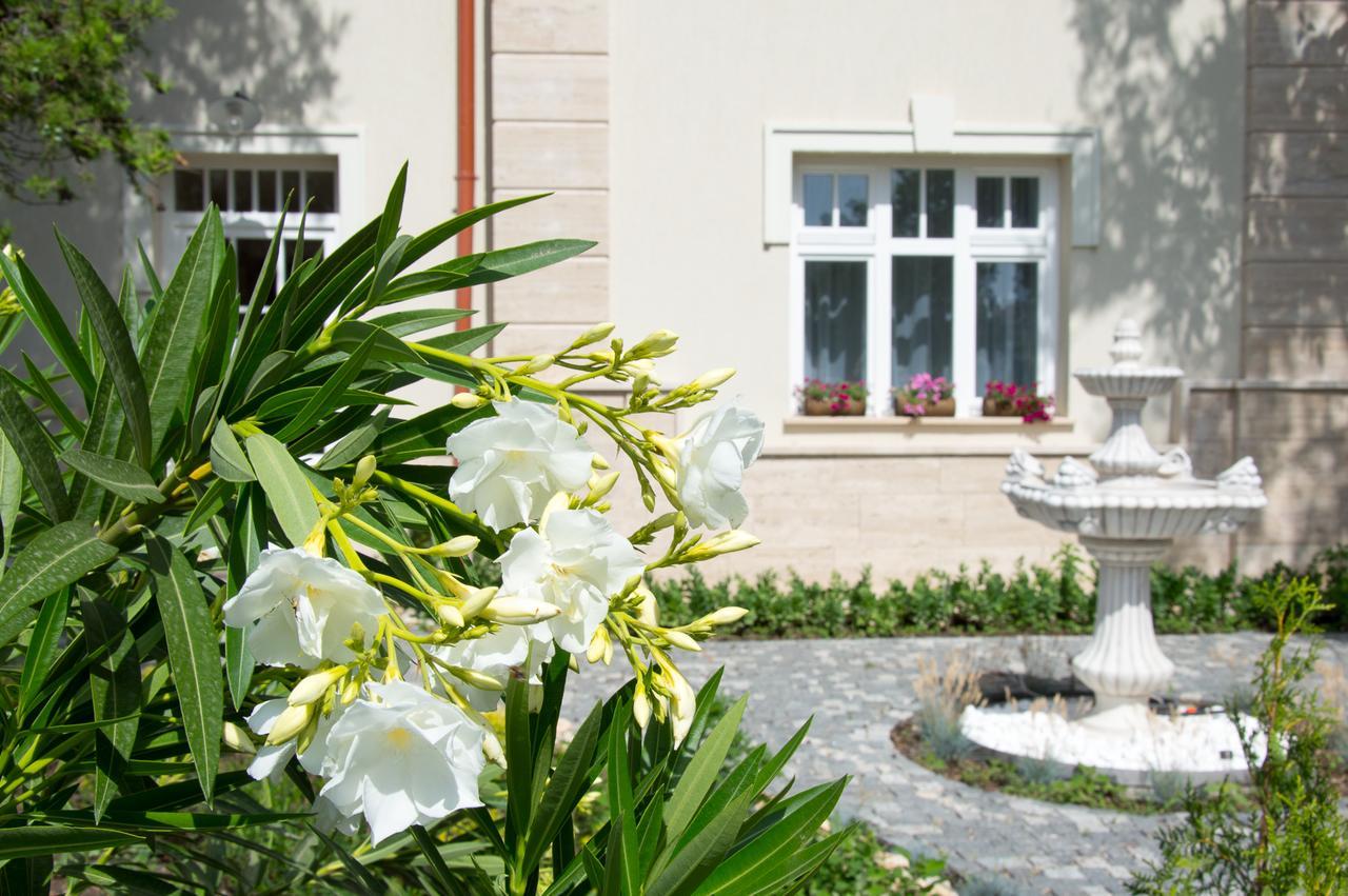 Villa Fontana Balatonfured Bagian luar foto